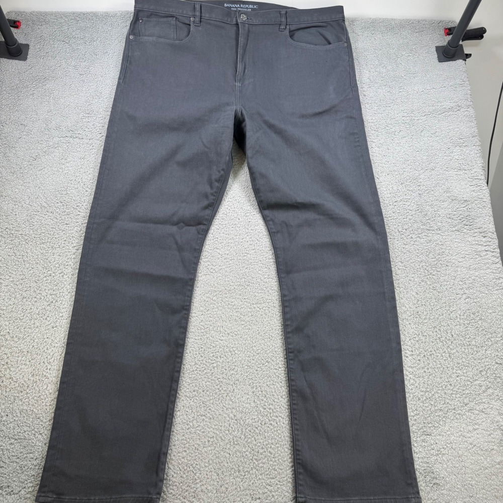 Banana Republic The Traveler Slim Fit Chinos Mens Size 42x35 Gray Stretch Cotton